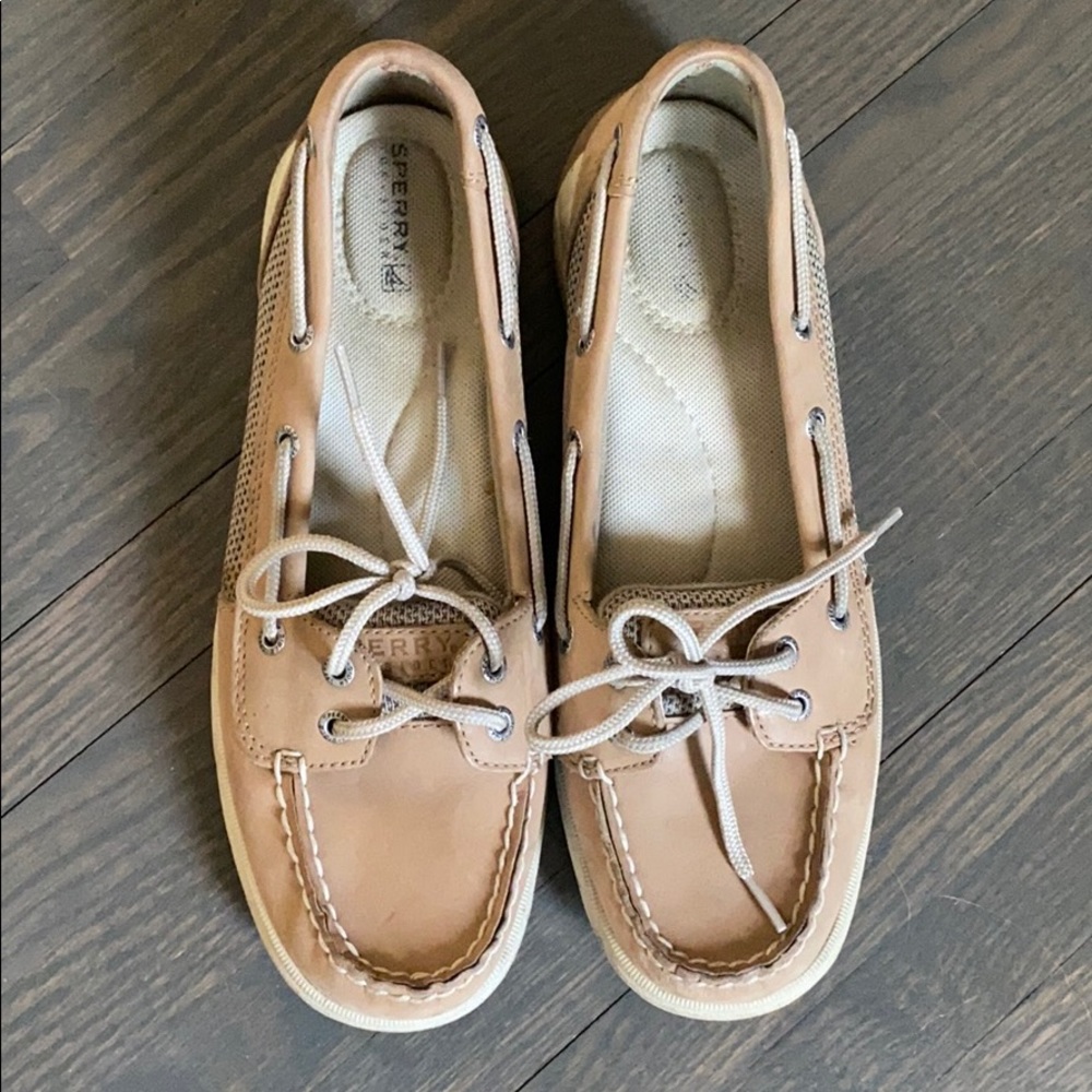 Women’s Sperry boat shoes